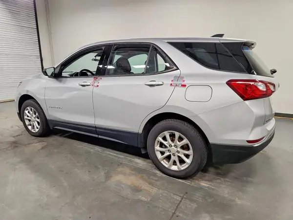 2GNAXREV9J6135776 2018 CHEVROLET EQUINOX - Image 2