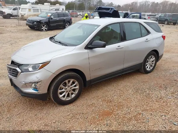 2GNAXREV9J6208855 2018 CHEVROLET EQUINOX - Image 2