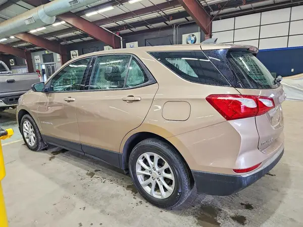2GNAXREVXJ6176238 2018 CHEVROLET EQUINOX - Image 2