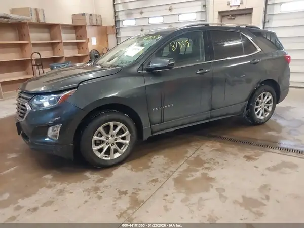 2GNAXSEV0J6111972 2018 CHEVROLET EQUINOX - Image 2