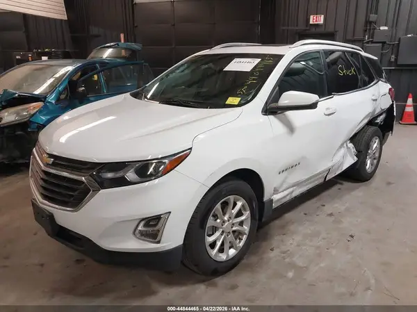 2GNAXSEV0J6128738 2018 CHEVROLET EQUINOX - Image 2