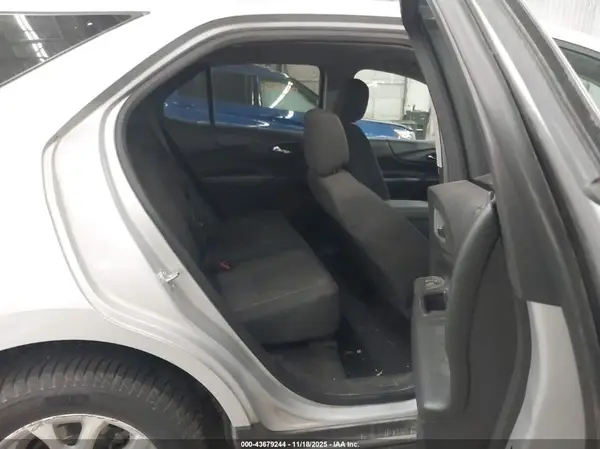 2GNAXSEV0J6129646 2018 CHEVROLET EQUINOX - Image 8