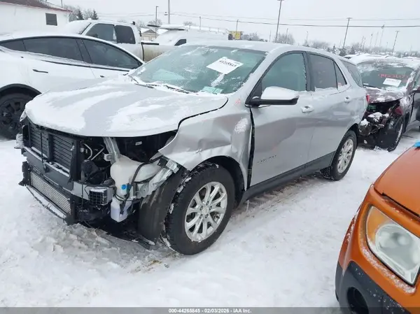 2GNAXSEV0J6133647 2018 CHEVROLET EQUINOX - Image 2
