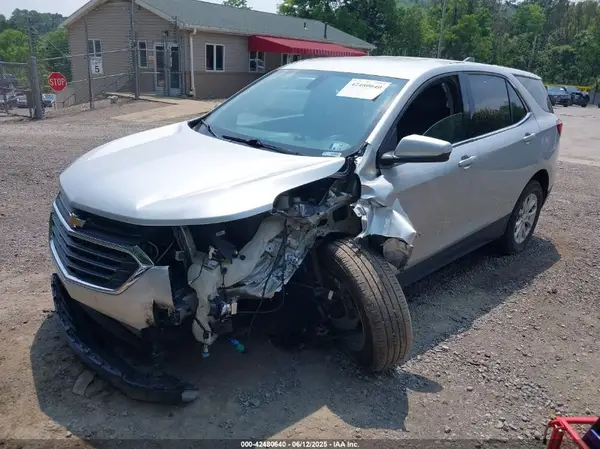 2GNAXSEV0J6141022 2018 CHEVROLET EQUINOX - Image 2