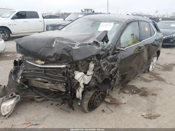 2GNAXSEV0J6142915 2018 CHEVROLET EQUINOX - Image 2