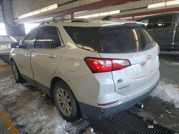 2GNAXSEV0J6167877 2018 CHEVROLET EQUINOX - Image 2