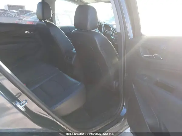 2GNAXSEV0J6236986 2018 CHEVROLET EQUINOX - Image 8