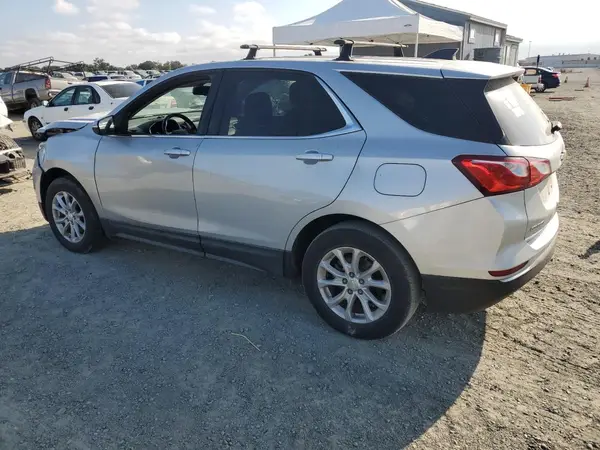 2GNAXSEV0J6240696 2018 CHEVROLET EQUINOX - Image 2