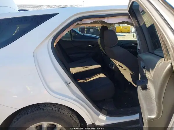 2GNAXSEV0J6252735 2018 CHEVROLET EQUINOX - Image 8