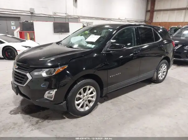 2GNAXSEV0J6257143 2018 CHEVROLET EQUINOX - Image 2