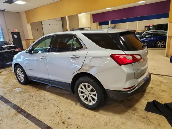 2GNAXSEV0J6260365 2018 CHEVROLET EQUINOX - Image 2