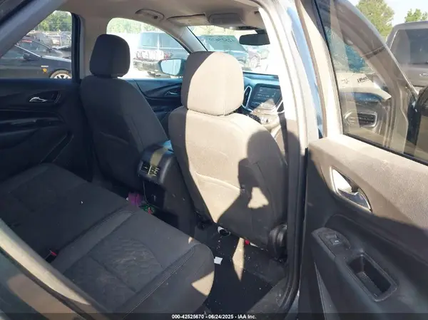 2GNAXSEV0J6262925 2018 CHEVROLET EQUINOX - Image 8