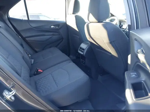 2GNAXSEV0J6265047 2018 CHEVROLET EQUINOX - Image 8