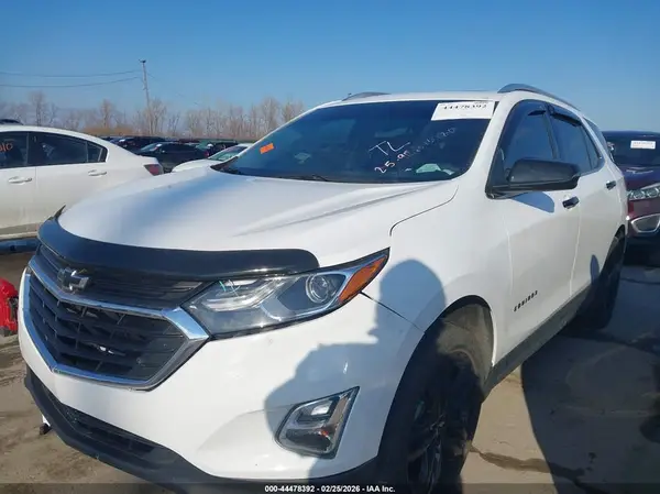 2GNAXSEV0J6277568 2018 CHEVROLET EQUINOX - Image 2