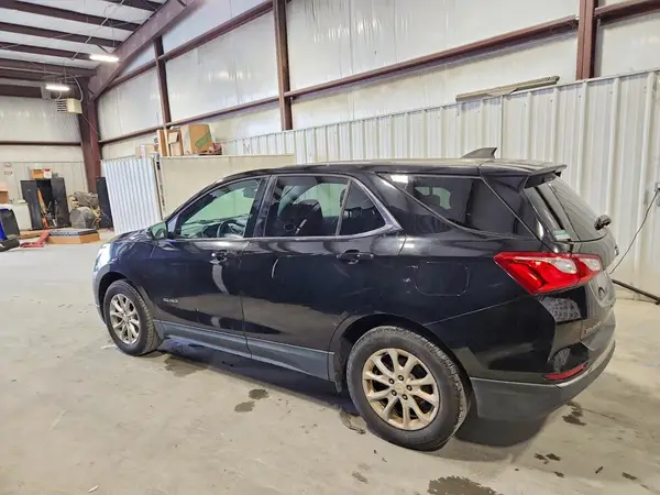 2GNAXSEV0J6313632 2018 CHEVROLET EQUINOX - Image 2