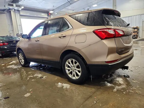 2GNAXSEV1J6189726 2018 CHEVROLET EQUINOX - Image 2
