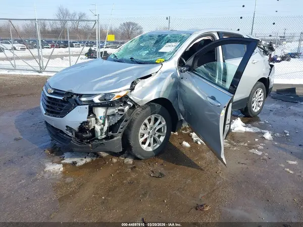 2GNAXSEV1J6209599 2018 CHEVROLET EQUINOX - Image 2