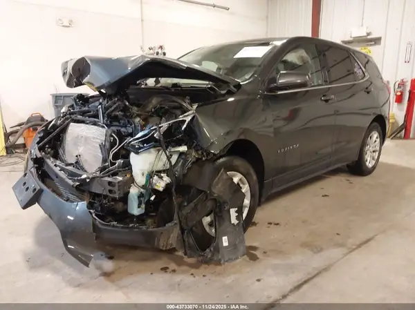 2GNAXSEV1J6225124 2018 CHEVROLET EQUINOX - Image 2