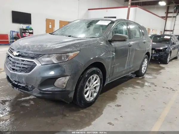 2GNAXSEV1K6102196 2019 CHEVROLET EQUINOX - Image 2