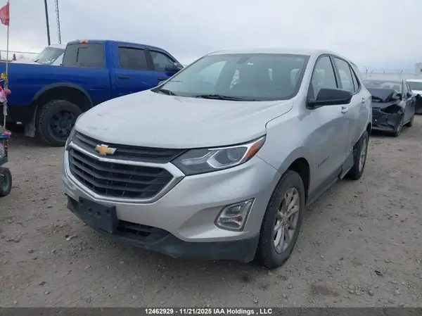 2GNAXSEV1K6242183 2019 CHEVROLET EQUINOX - Image 2