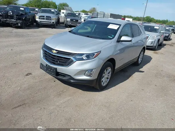 2GNAXSEV3J6137028 2018 CHEVROLET EQUINOX - Image 2