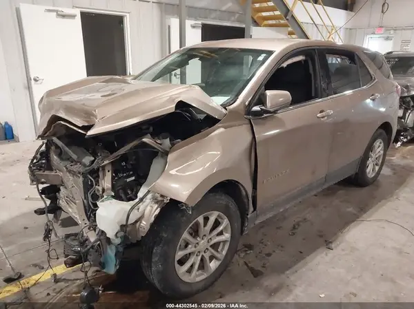 2GNAXSEV3J6166125 2018 CHEVROLET EQUINOX - Image 2
