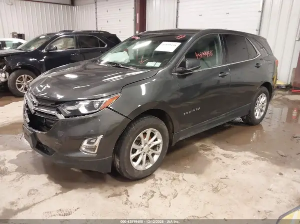 2GNAXSEV3J6245360 2018 CHEVROLET EQUINOX - Image 2