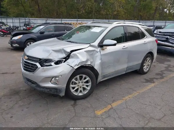 2GNAXSEV3J6256536 2018 CHEVROLET EQUINOX - Image 2