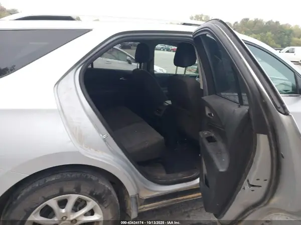 2GNAXSEV3J6256536 2018 CHEVROLET EQUINOX - Image 8