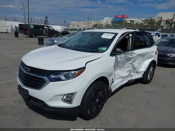 2GNAXSEV3J6295904 2018 CHEVROLET EQUINOX - Image 2