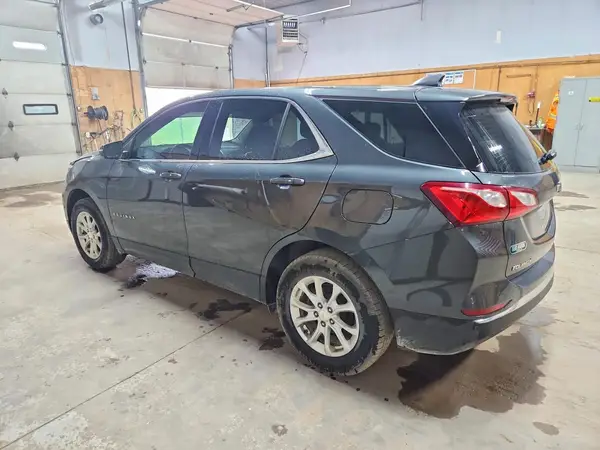 2GNAXSEV3J6304004 2018 CHEVROLET EQUINOX - Image 2