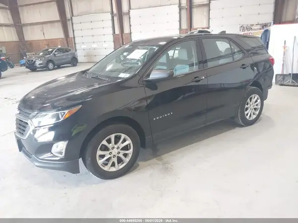 2GNAXSEV3K6103396 2019 CHEVROLET EQUINOX - Image 2