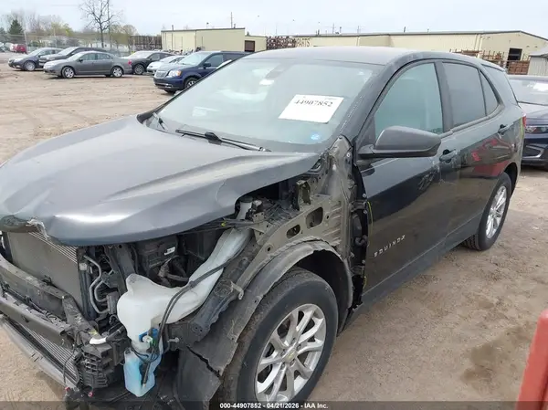 2GNAXSEV3L6115663 2020 CHEVROLET EQUINOX - Image 2