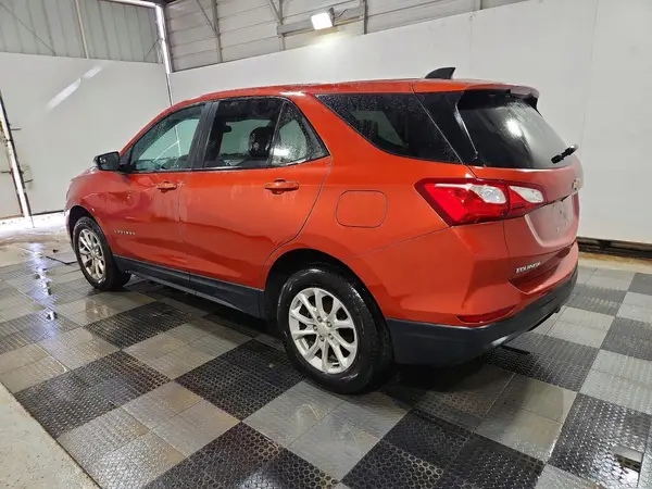 2GNAXSEV3L6224317 2020 CHEVROLET EQUINOX - Image 2