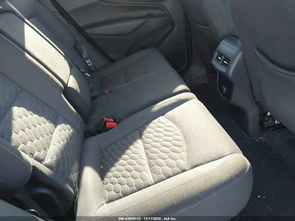 2GNAXSEV4J6301550 2018 CHEVROLET EQUINOX - Image 8