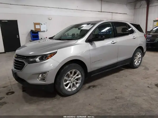 2GNAXSEV4J6311124 2018 CHEVROLET EQUINOX - Image 2