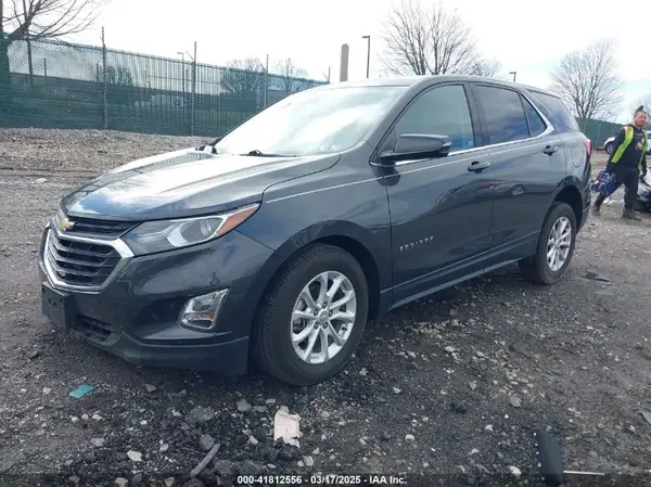 2GNAXSEV4J6338579 2018 CHEVROLET EQUINOX - Image 2