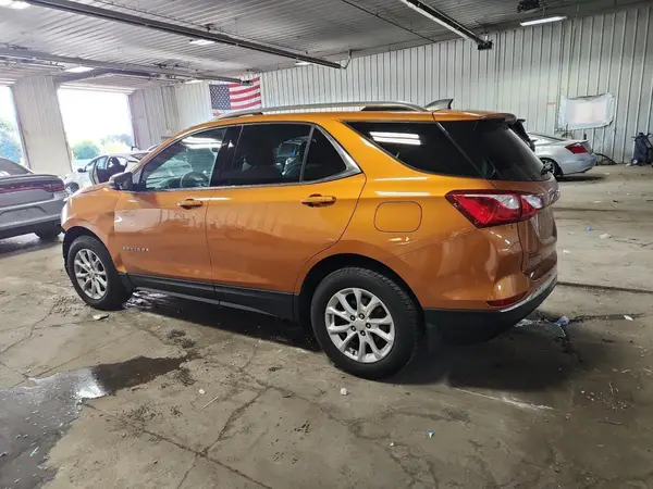 2GNAXSEV5J6127648 2018 CHEVROLET EQUINOX - Image 2