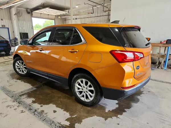 2GNAXSEV5J6137712 2018 CHEVROLET EQUINOX - Image 2