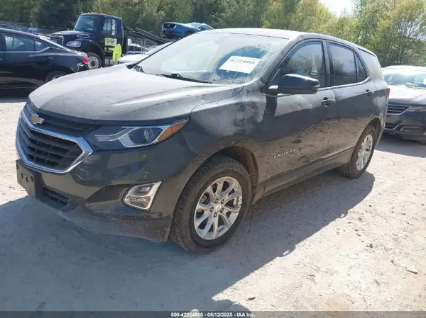 2GNAXSEV5J6207807 2018 CHEVROLET EQUINOX - Image 2
