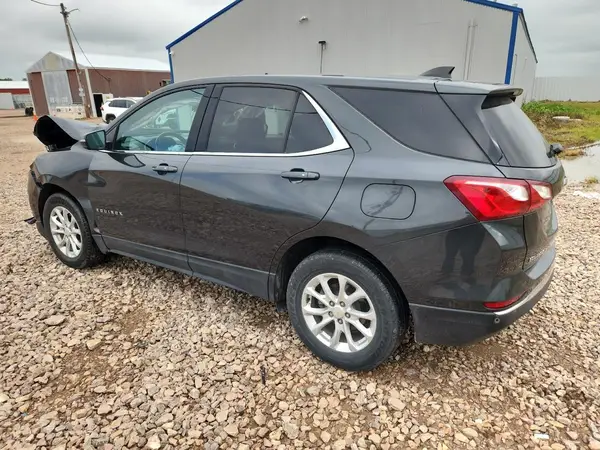 2GNAXSEV5J6221030 2018 CHEVROLET EQUINOX - Image 2