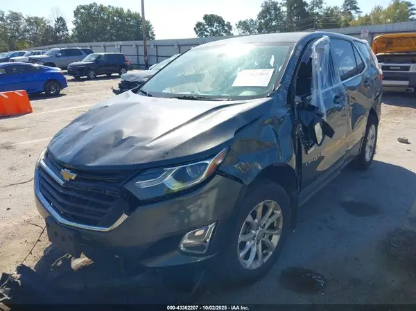 2GNAXSEV5J6248812 2018 CHEVROLET EQUINOX - Image 2