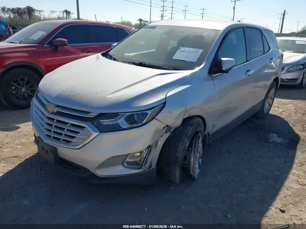2GNAXSEV5J6281695 2018 CHEVROLET EQUINOX - Image 2