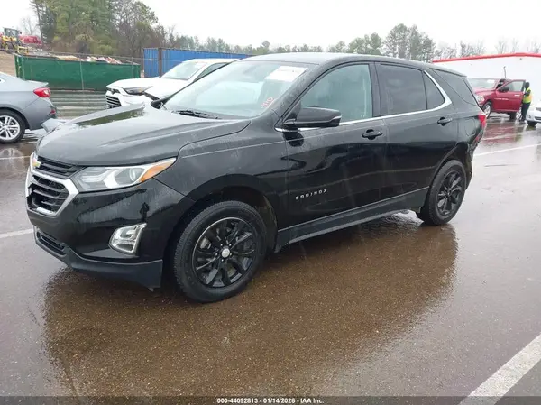 2GNAXSEV5J6300164 2018 CHEVROLET EQUINOX - Image 2