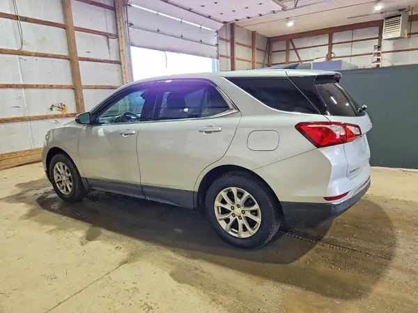 2GNAXSEV5J6308765 2018 CHEVROLET EQUINOX - Image 2