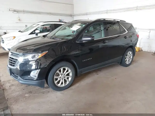 2GNAXSEV5J6337697 2018 CHEVROLET EQUINOX - Image 2