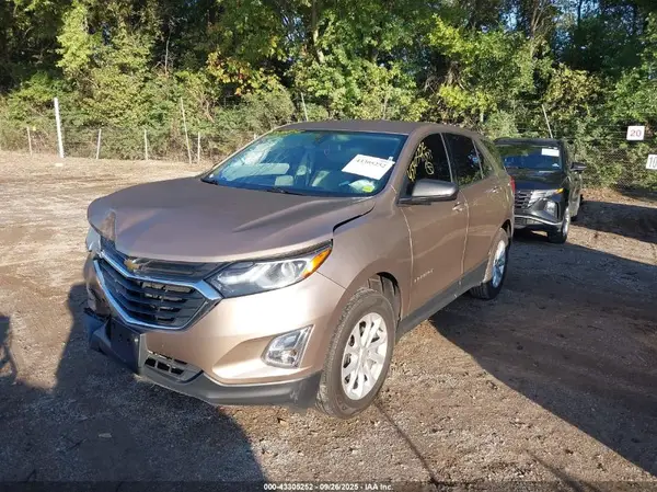 2GNAXSEV5K6110477 2019 CHEVROLET EQUINOX - Image 2