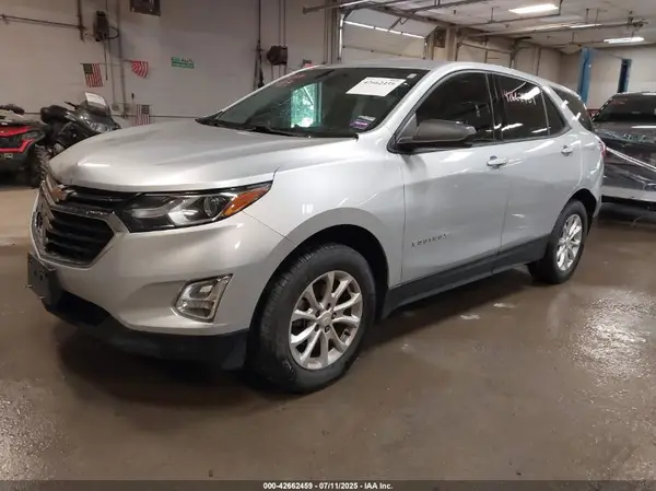 2GNAXSEV5K6120295 2019 CHEVROLET EQUINOX - Image 2
