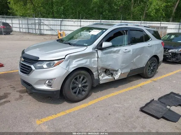 2GNAXSEV6J6186272 2018 CHEVROLET EQUINOX - Image 2