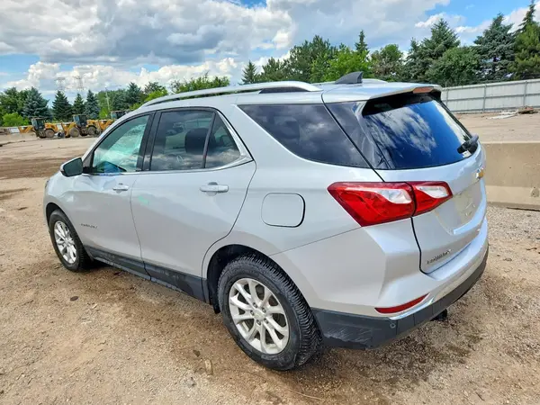 2GNAXSEV6J6236975 2018 CHEVROLET EQUINOX - Image 2